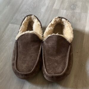 UGG brown slippers size 11 men’s
